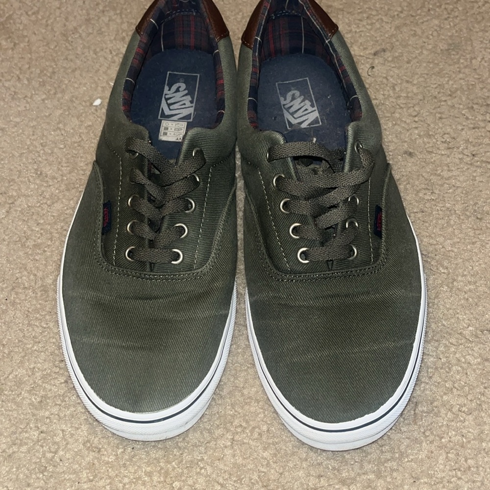 Vans - Picture 3 of 4